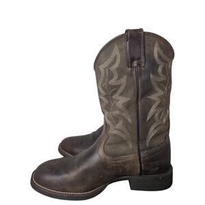 Justin 7221 brown embroidered 8.5 cowboy boots NWOT